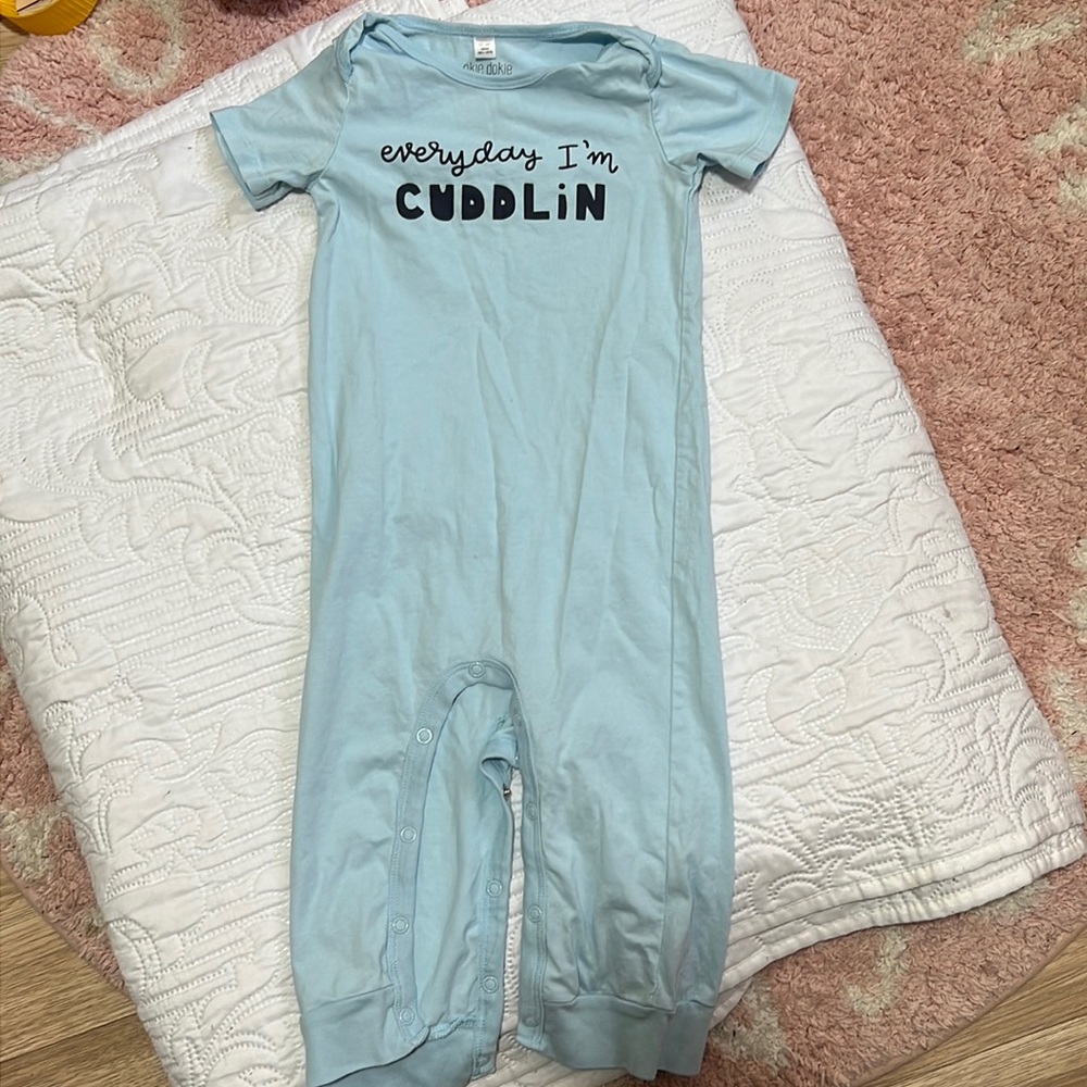 Short sleeve onesie sleeper
